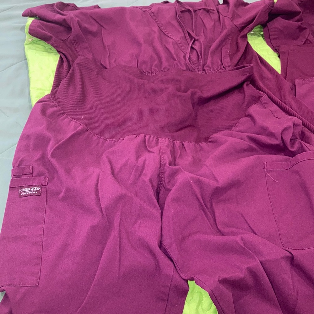 Maternity large scrubs set